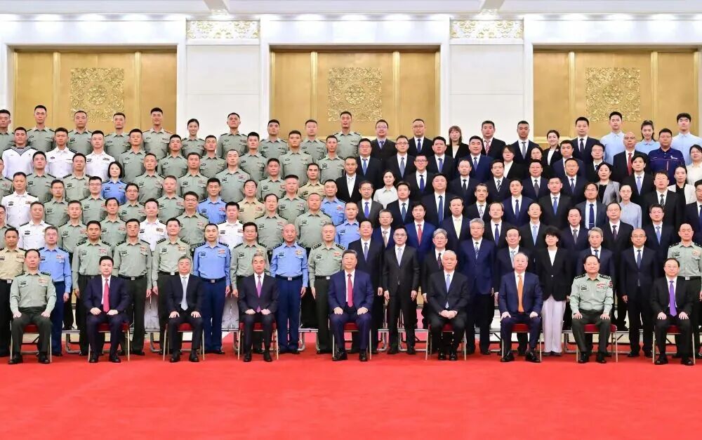 中国人民抗日战争暨世界反法西斯战争胜利80周年纪念活动总结会议在京举行 习近平亲切接见纪念活动筹办工作各方面代表 - 国情智库研究院